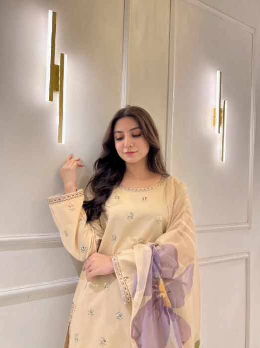 Sahara 3 PC Stitched